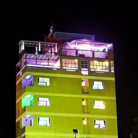 Six In One Hotel Malé Buitenkant foto