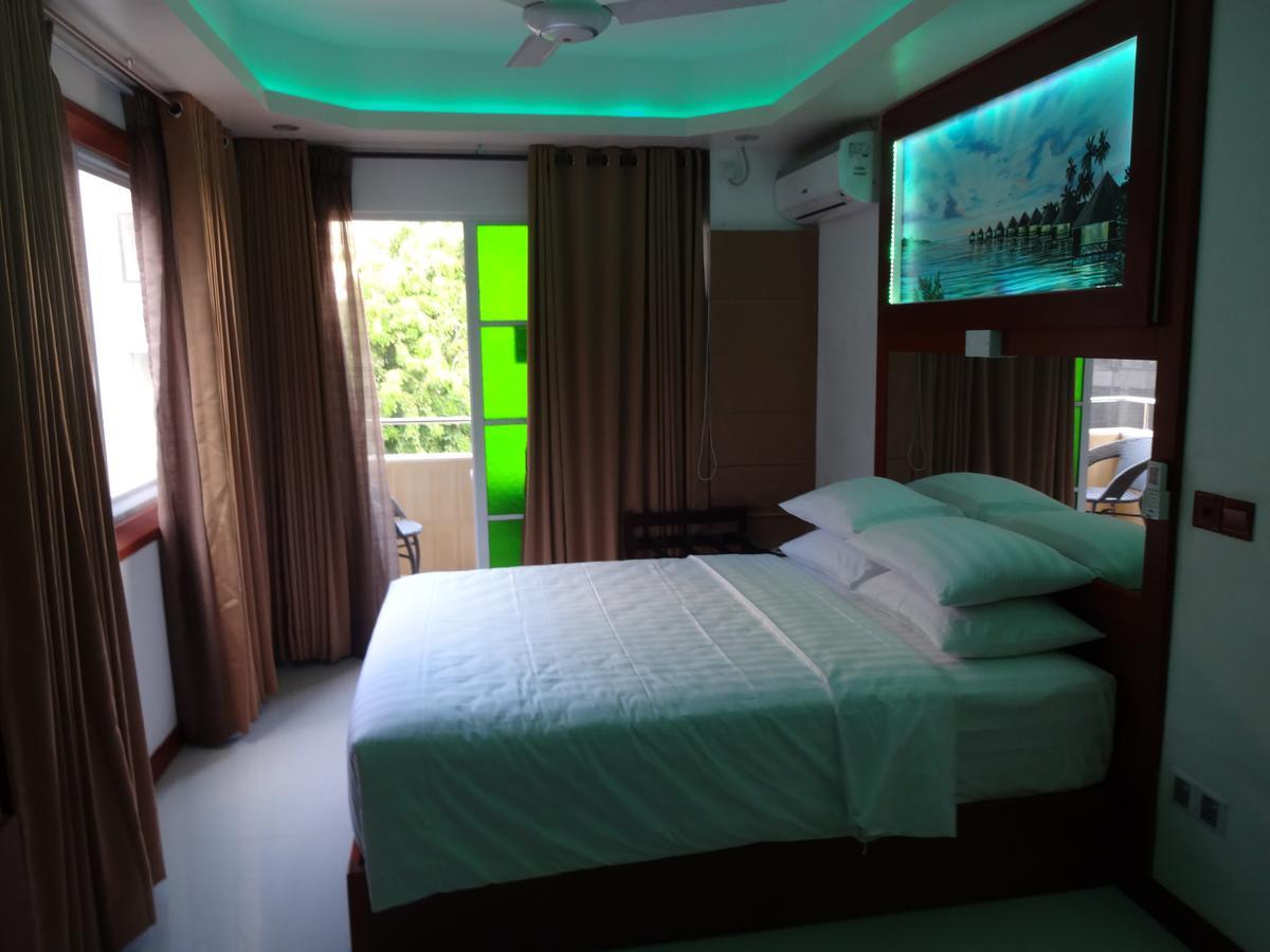 Six In One Hotel Malé Buitenkant foto