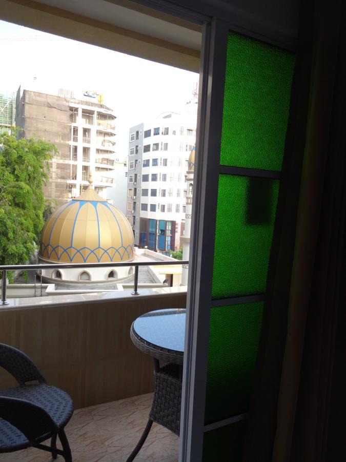 Six In One Hotel Malé Buitenkant foto