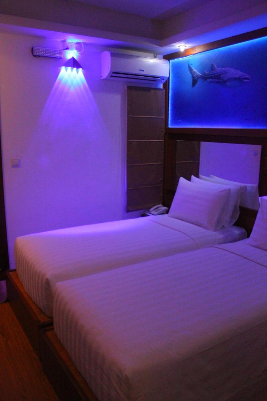 Six In One Hotel Malé Buitenkant foto